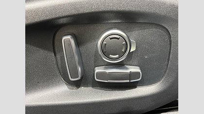 I-Pace 18