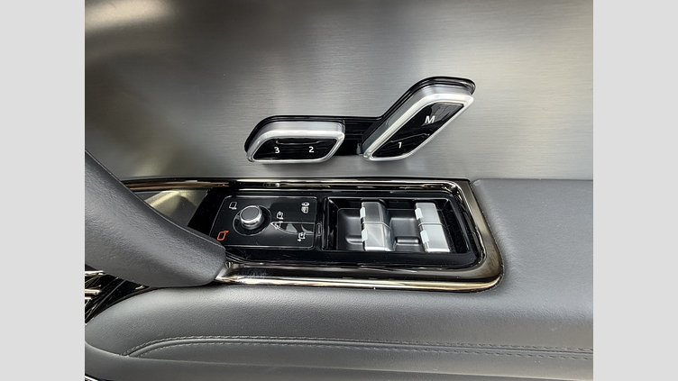 2024 認定中古車 Land Rover Range Rover Sport サントリーニブラック D300マイルドハイブリッド スタンダードホイールベース Dynamic HSE