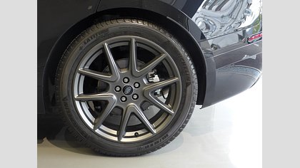 Range Rover Velar 65