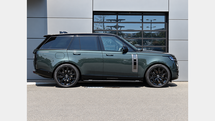 2024 認定中古車 Land Rover Range Rover ベルグレイヴィアグリーン P550 AWD PHEV（AT） スタンダードホイールベース SV