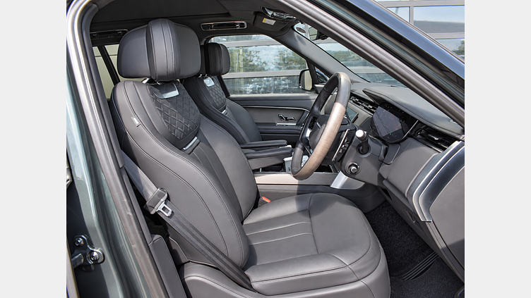 2024 認定中古車 Land Rover Range Rover ベルグレイヴィアグリーン P550 AWD PHEV（AT） スタンダードホイールベース SV