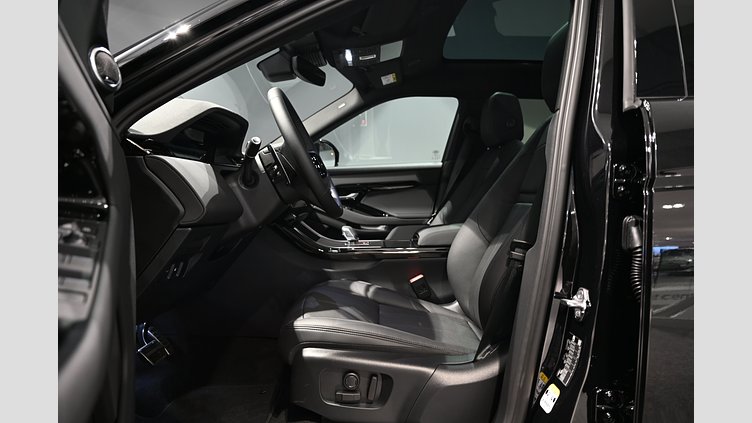 2026 Begagnad Land Rover Range Rover Evoque Santorini Black AWD P270e Dynamic SE *993.100:- ord pris* / SoV hjul