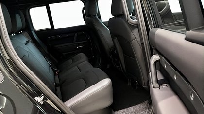 Defender 110 13