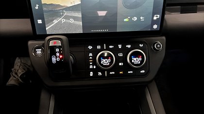 Defender 110 8