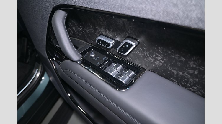 2023 認定中古車 Land Rover Range Rover Sport ジオラグリーン 3.0リッター6気筒400PSターボチャージドガソリンMHEV（オートマチック） FIRST EDITION