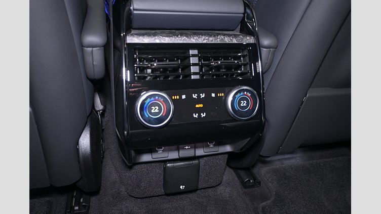 2023 認定中古車 Land Rover Range Rover Sport ジオラグリーン 3.0リッター6気筒400PSターボチャージドガソリンMHEV（オートマチック） FIRST EDITION