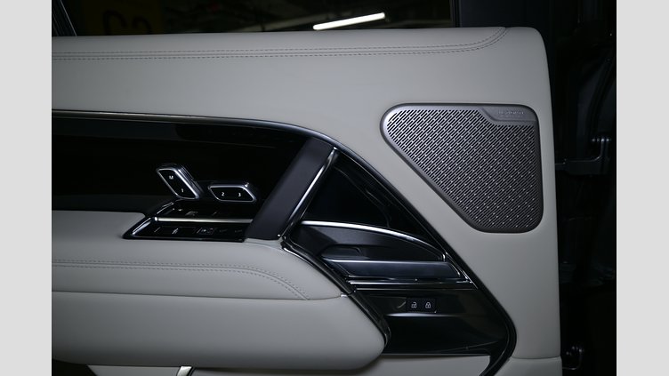 2024 認定中古車 Land Rover Range Rover アイガーグレイ P550 AWD PHEV（AT） スタンダードホイールベース Autobiography