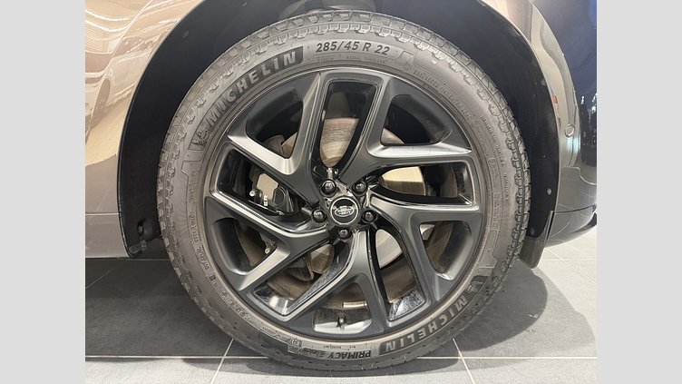 2025 認定中古車 Land Rover Range Rover Sport トルマリンブラウン - グロスフィニッシュ P550eプラグインハイブリッド（ガソリン） スタンダードホイールベース Dynamic SE