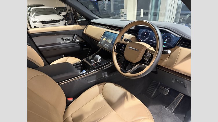 2025 認定中古車 Land Rover Range Rover Sport トルマリンブラウン - グロスフィニッシュ P550eプラグインハイブリッド（ガソリン） スタンダードホイールベース Dynamic SE