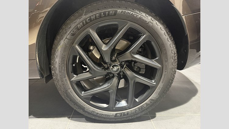 2025 認定中古車 Land Rover Range Rover Sport トルマリンブラウン - グロスフィニッシュ P550eプラグインハイブリッド（ガソリン） スタンダードホイールベース Dynamic SE