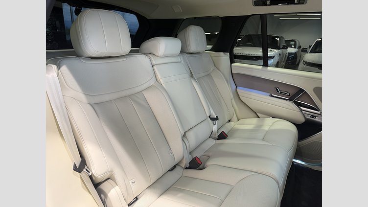 2025 認定中古車 Land Rover Range Rover コンステレーションブルー - グロスフィニッシュ D350 AWD MHEV（AT） スタンダードホイールベース SE