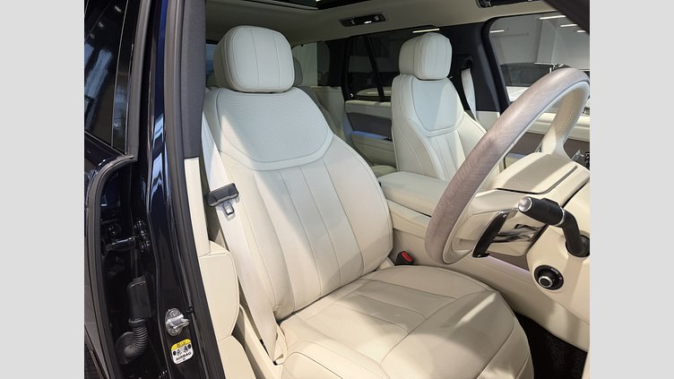 2025 認定中古車 Land Rover Range Rover コンステレーションブルー - グロスフィニッシュ D350 AWD MHEV（AT） スタンダードホイールベース SE