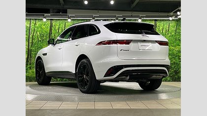 F-Pace 1