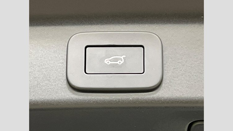 2022 認定中古車 Jaguar F-Pace フジホワイト P250 AWD（オートマチック） R-DYNAMIC BLACK