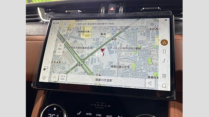 F-Pace 41