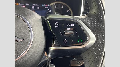 F-Pace 12