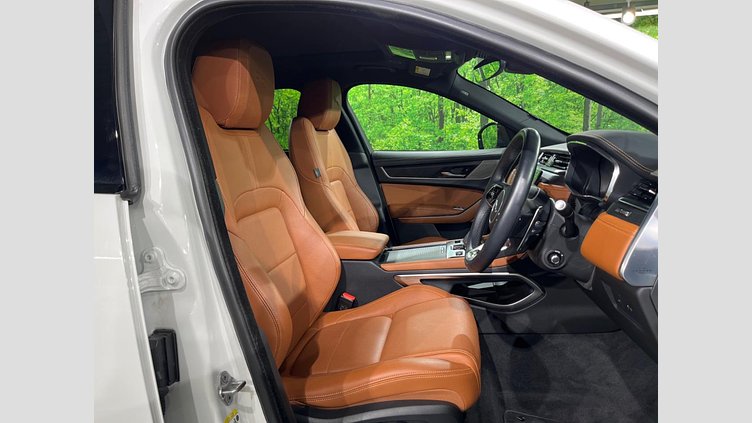 2022 認定中古車 Jaguar F-Pace フジホワイト P250 AWD（オートマチック） R-DYNAMIC BLACK
