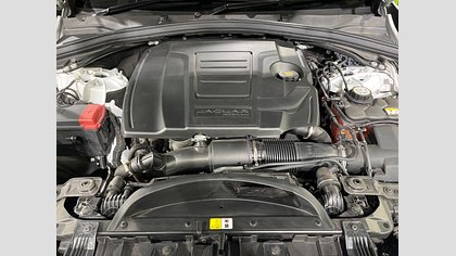 F-Pace 69