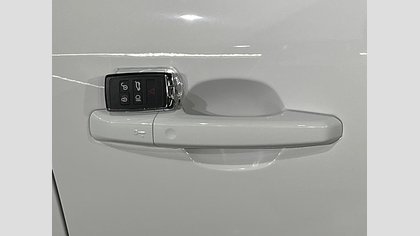 F-Pace 31