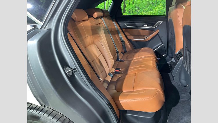 2022 認定中古車 Jaguar F-Pace フジホワイト P250 AWD（オートマチック） R-DYNAMIC BLACK