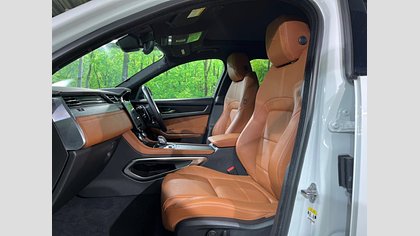 F-Pace 2