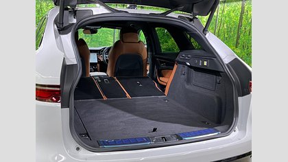 F-Pace 67