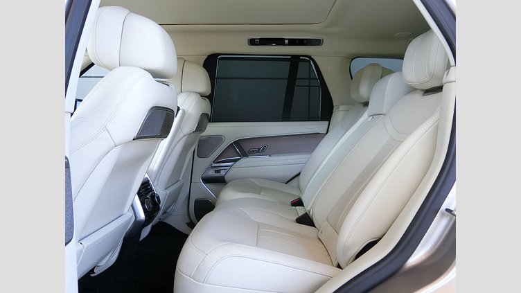 2023 認定中古車 Land Rover Range Rover バトゥミゴールド D300 AWD MHEV（AT） スタンダードホイールベース Autobiography