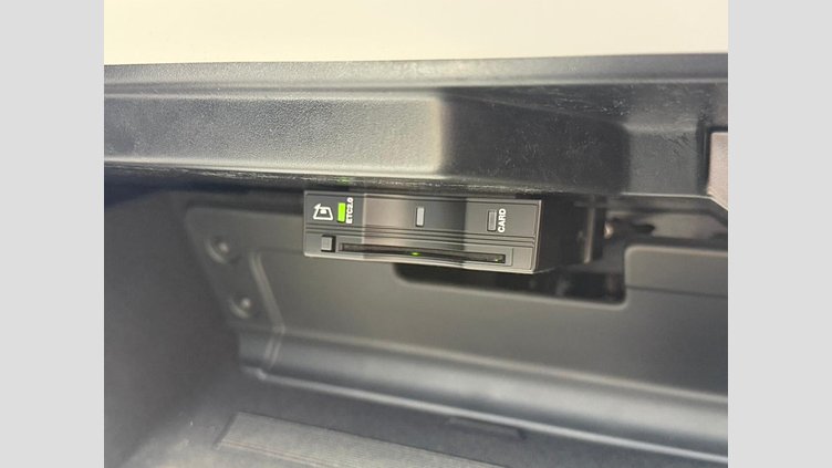 2024 認定中古車 Land Rover Range Rover Evoque アイガーグレイ P300eプラグインハイブリッド（ガソリン） スタンダードホイールベース DYNAMIC HSE