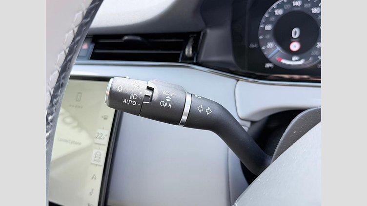 2024 認定中古車 Land Rover Range Rover Evoque アイガーグレイ P300eプラグインハイブリッド（ガソリン） スタンダードホイールベース DYNAMIC HSE