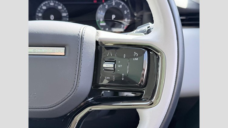 2024 認定中古車 Land Rover Range Rover Evoque アイガーグレイ P300eプラグインハイブリッド（ガソリン） スタンダードホイールベース DYNAMIC HSE