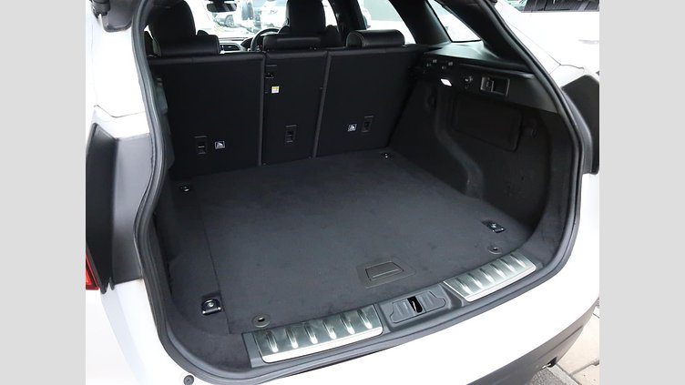2020 認定中古車 Jaguar F-Pace Fuji White 2.0L I4 Pet Mid DOHC AJ200 R-SPORT