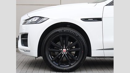 F-Pace 40