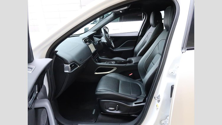 2020 認定中古車 Jaguar F-Pace Fuji White 2.0L I4 Pet Mid DOHC AJ200 R-SPORT
