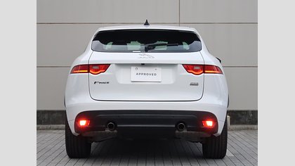 F-Pace 76