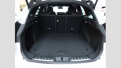 F-Pace 77