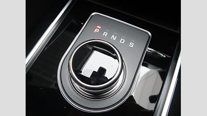 F-Pace 73
