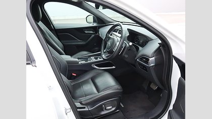 F-Pace 4