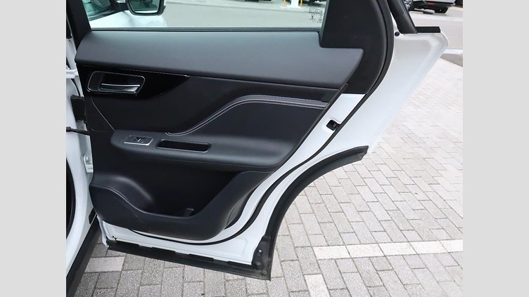 2020 認定中古車 Jaguar F-Pace Fuji White 2.0L I4 Pet Mid DOHC AJ200 R-SPORT