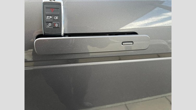 2024 認定中古車 Land Rover Range Rover Evoque アイガーグレイ プラグインハイブリッド（ガソリン） Standard Wheelbase DYNAMIC HSE