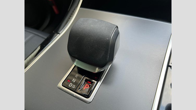2024 認定中古車 Land Rover Range Rover Evoque アイガーグレイ プラグインハイブリッド（ガソリン） Standard Wheelbase DYNAMIC HSE