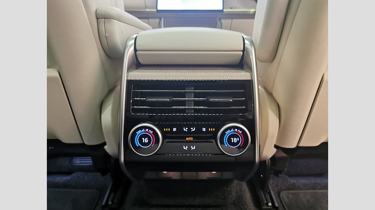2024 認定中古車 Land Rover Range Rover ハクバシルバー P530 AWD（AT） スタンダードホイールベース HSE