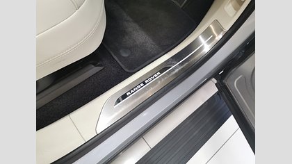 Range Rover 44
