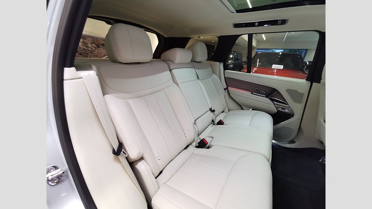 2024 認定中古車 Land Rover Range Rover ハクバシルバー P530 AWD（AT） スタンダードホイールベース HSE
