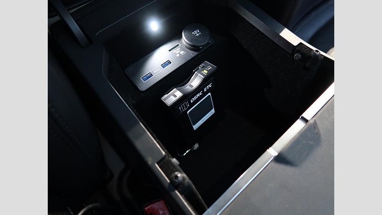 2019 認定中古車 Jaguar E-Pace サントリーニブラック D180 オートマチック全輪駆動 S