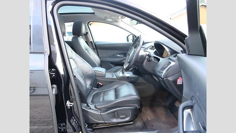 2019 認定中古車 Jaguar E-Pace サントリーニブラック D180 オートマチック全輪駆動 S