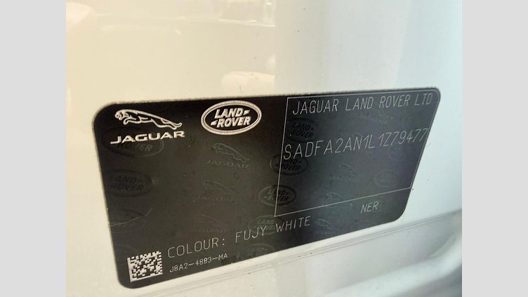 2019 認定中古車 Jaguar E-Pace Fuji White 2.0 litre i4D Diesel センサリー・パフォーマンス・エディション