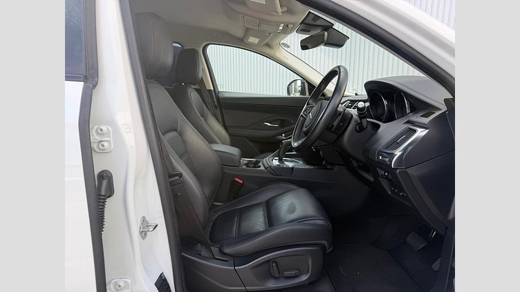 2019 認定中古車 Jaguar E-Pace Fuji White 2.0 litre i4D Diesel センサリー・パフォーマンス・エディション