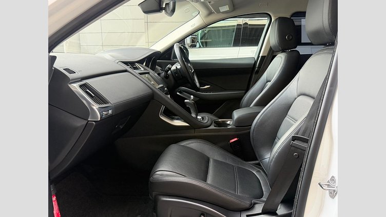 2019 認定中古車 Jaguar E-Pace Fuji White 2.0 litre i4D Diesel センサリー・パフォーマンス・エディション