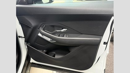 E-Pace 40