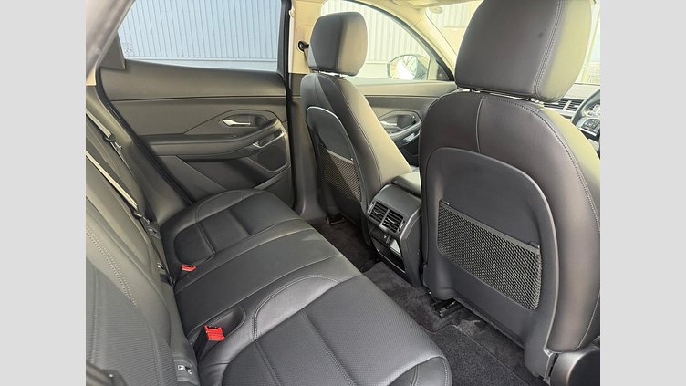 2019 認定中古車 Jaguar E-Pace Fuji White 2.0 litre i4D Diesel センサリー・パフォーマンス・エディション